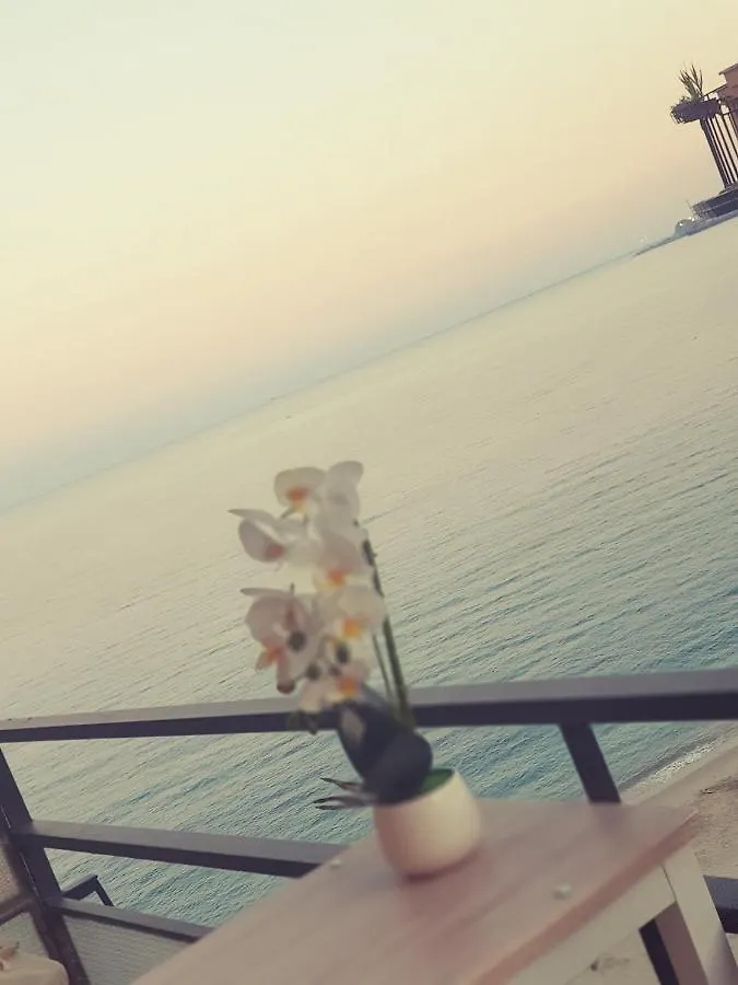 Casa Di Noemi - Seafront With Parking Apartment Savona